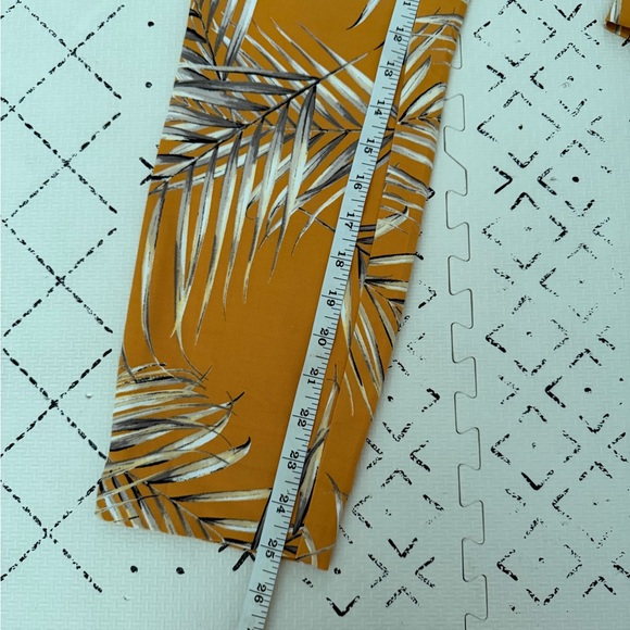 WHITE HOUSE BLACK MARKET PALM PRINT SKINNY‎ CROP PANTS 4 NWOT - Picture 6 of 12